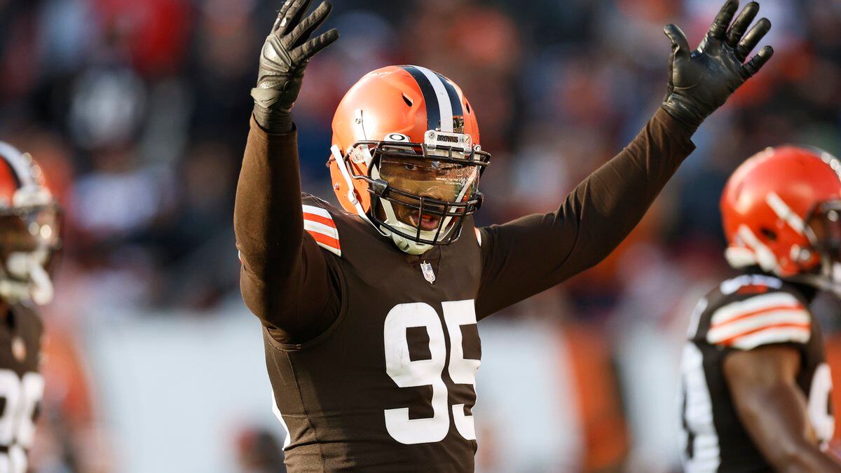 Cleveland Browns DE Myles Garrett on matchup v. Baker: 'No rivalry'