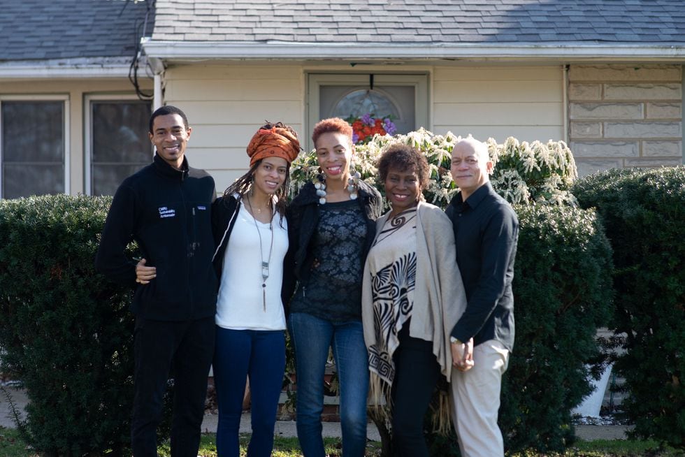 Cleveland photographer joins ‘Front Steps Project;’ documenting home life during coronavirus...