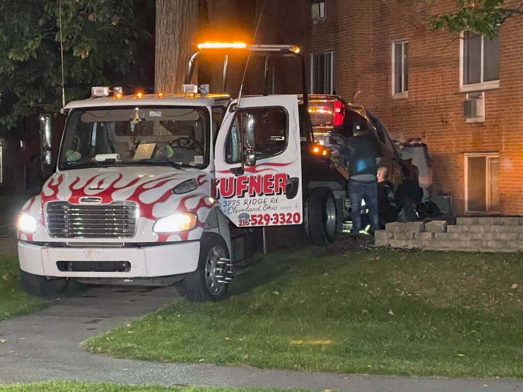 Driver pleads guilty to crashing into Cleveland apartment building, seriously injuring sleeping child - Vimarsana News
