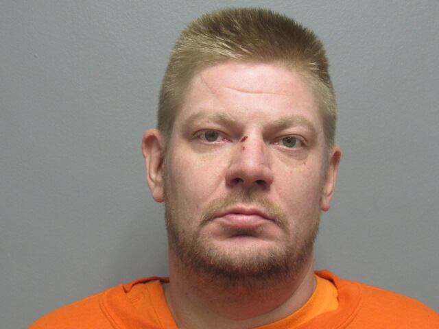 Driver pleads guilty to leading Maple Heights police on chase, with kidnapped officer in his car - Vimarsana News